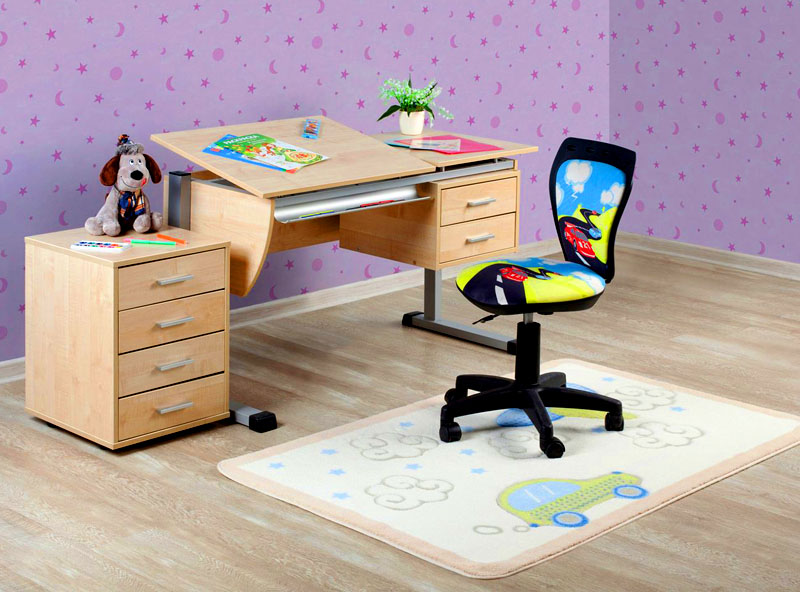 Главное, правильно выбрать стол для ребёнка Главное, правильно выбрать стол для ребёнка