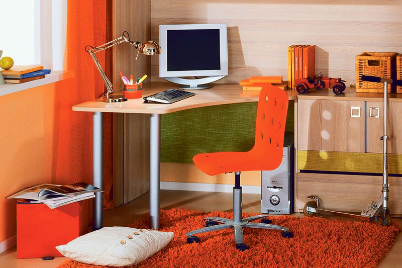 Угловая конструкция из МДФ-панелей Угловая конструкция из МДФ-панелей