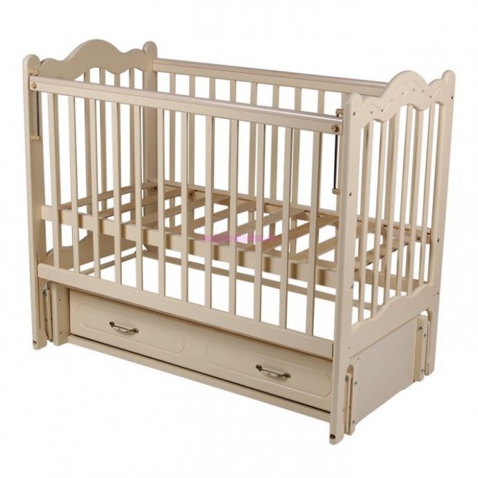 маленькая кроватка маятник для мальчика